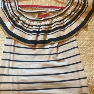 Lilly Pulitzer size medium. Off the shoulder